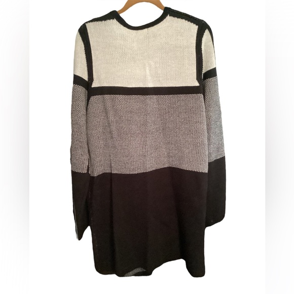 Gramercy 22 color block cardigan , size XL - Picture 2 of 4